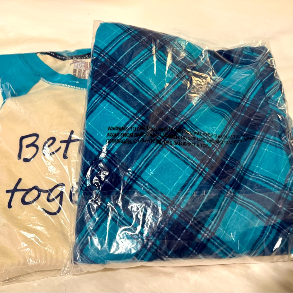 NEW Mukluk 2 piece pajama set size 1X - Picture 2 of 2